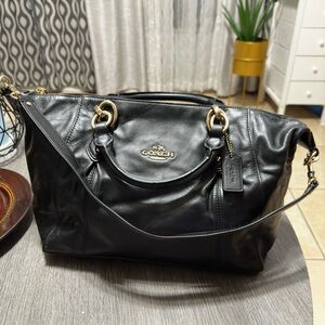 COACH SATCHEL BAG (AUTHENTIC)